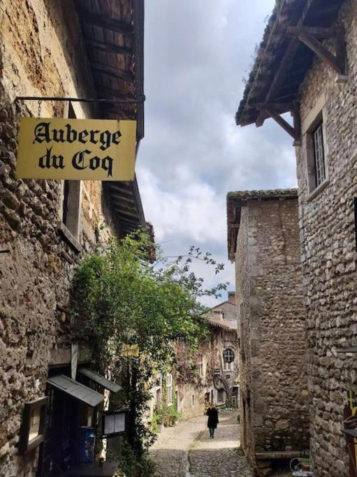 Photo of Buildings in Meximieux