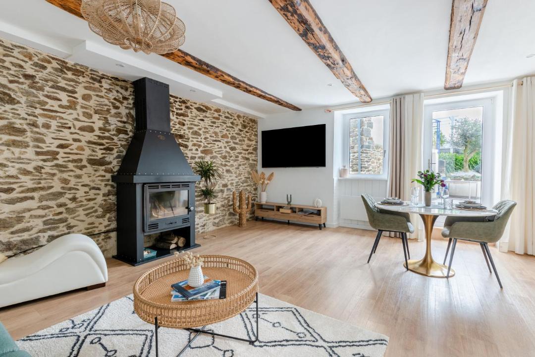 Photo of Livingroom in Saint-Meloir-des-Ondes