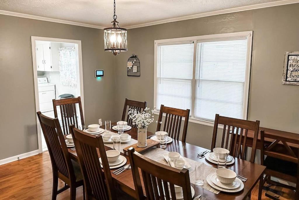 Photo of Livingroom in Anniston