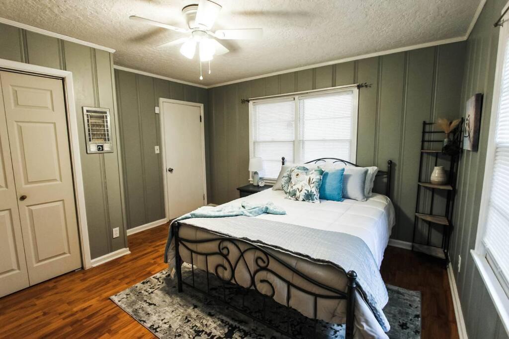 Photo of Bedroom in Anniston