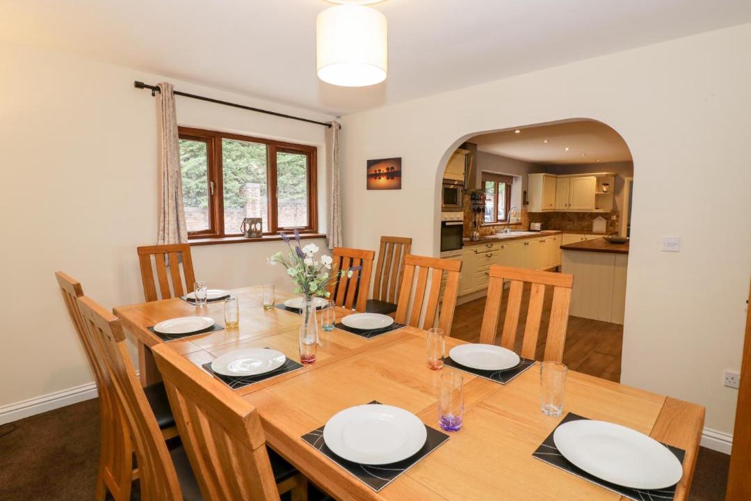 Photo of Livingroom in Shatterford