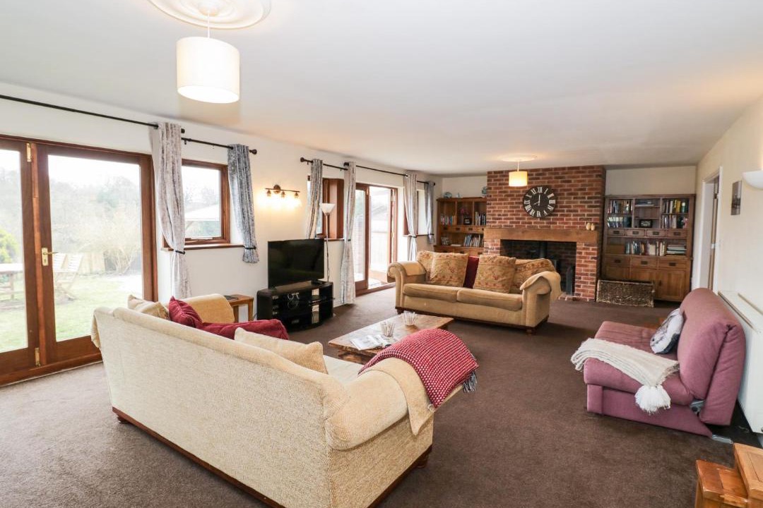 Photo of Livingroom in Shatterford