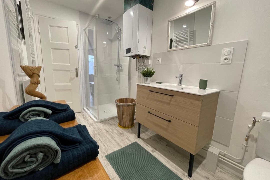 Photo of Others in Marquise