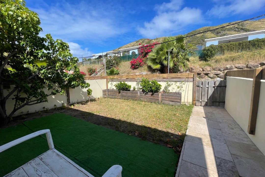 Photo of Others in Cul de Sac