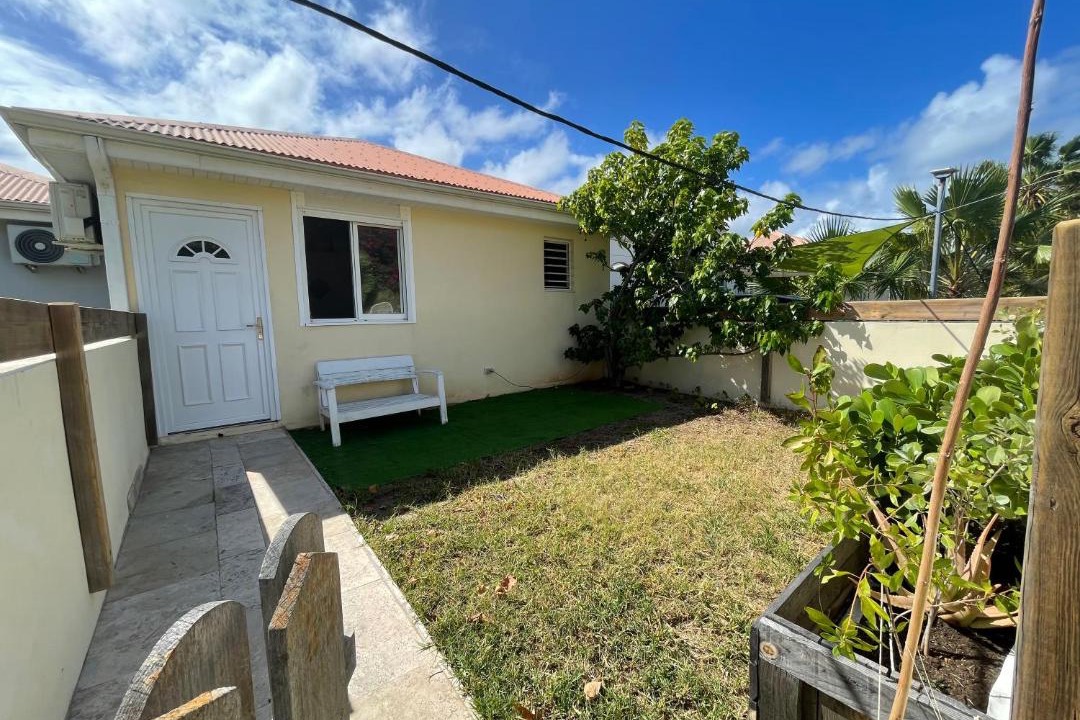 Photo of Others in Cul de Sac