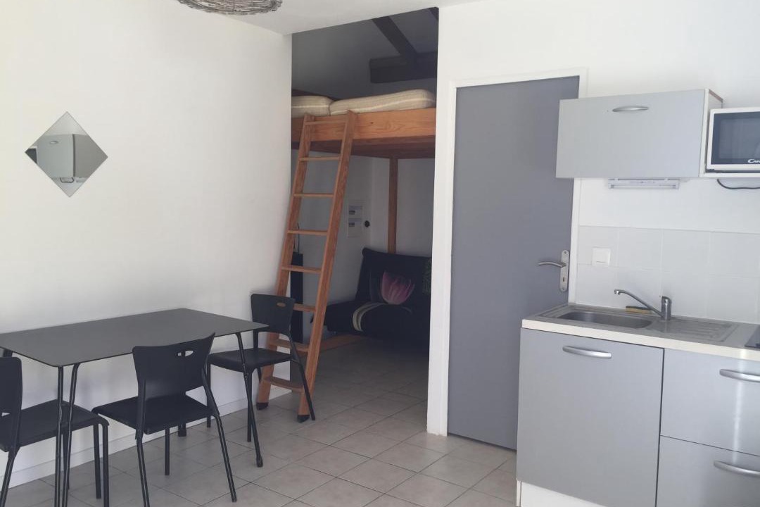 Photo of Others in Cul de Sac