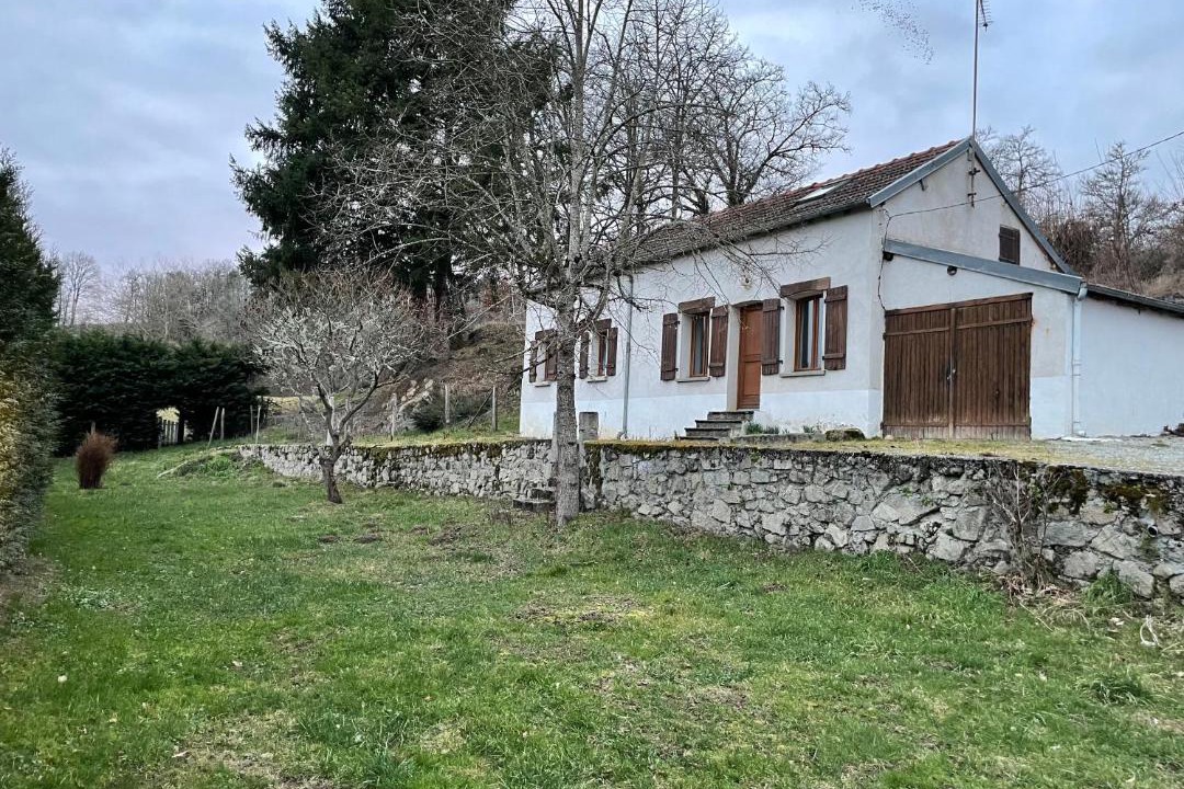 Photo of Buildings in Lupersat