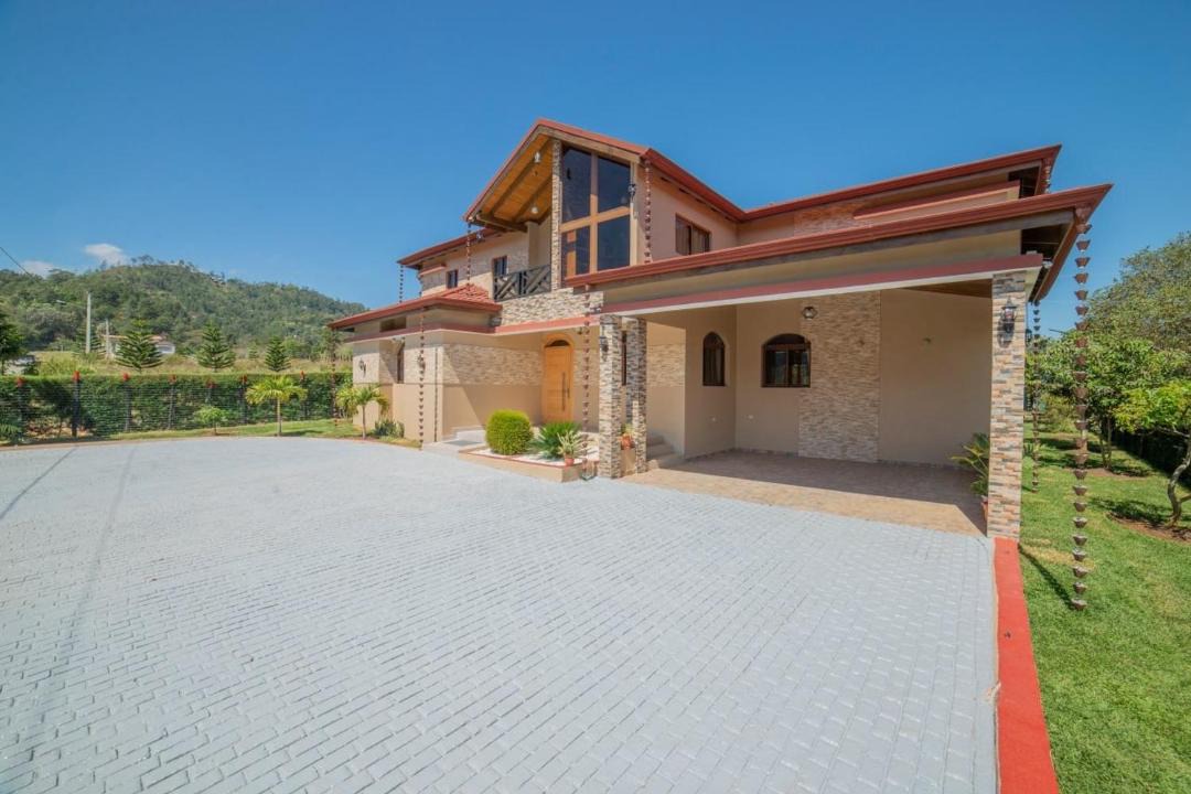 Photo of Buildings in Jarabacoa