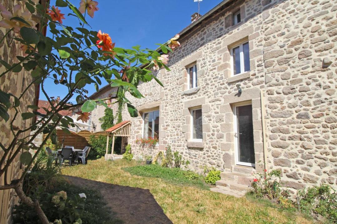 Photo of Buildings in Jabreilles-les-Bordes