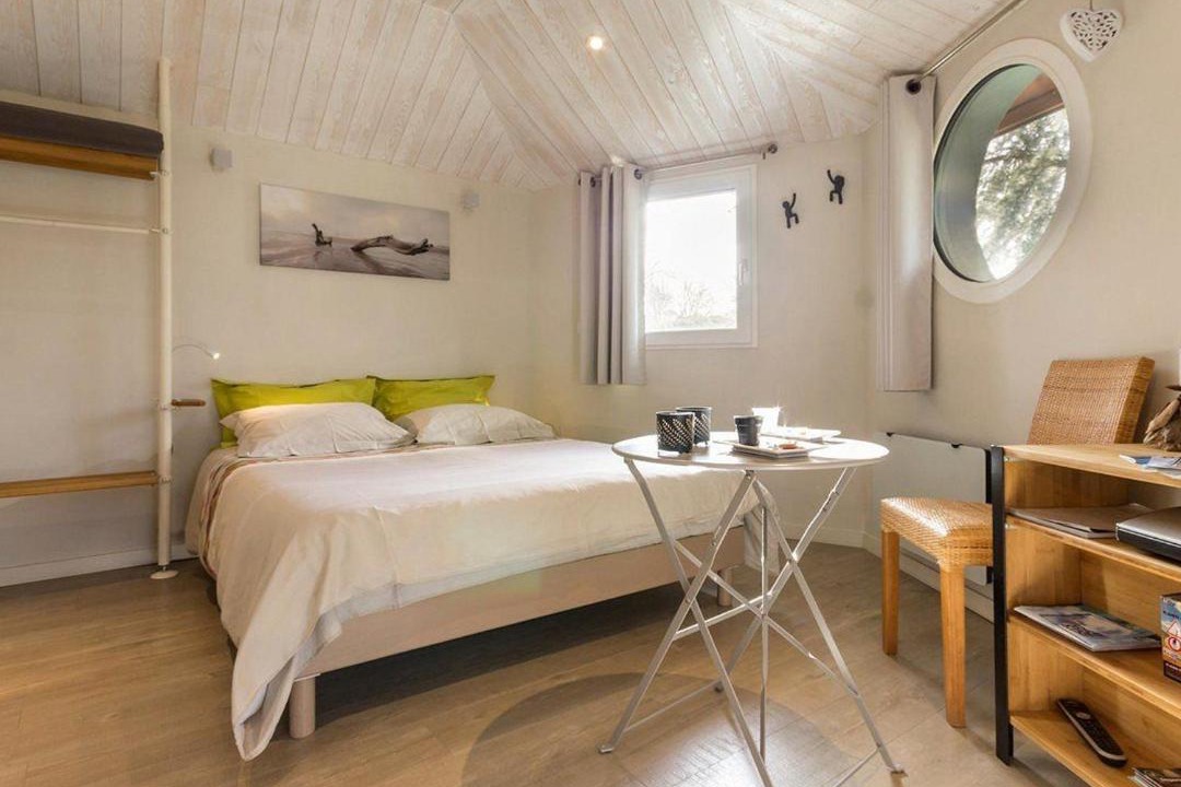 Photo of Bedroom in Port-Saint-Pere
