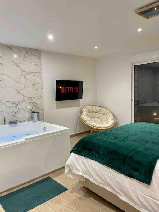 Photo of Bedroom in Evreux