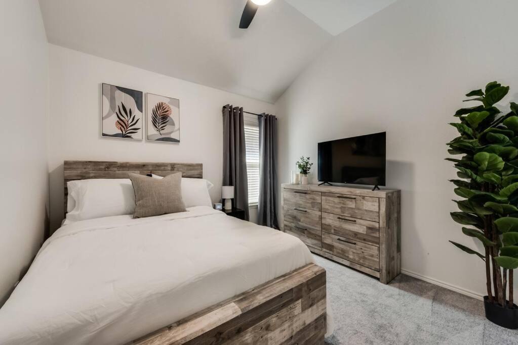 Photo of Bedroom in Little Elm