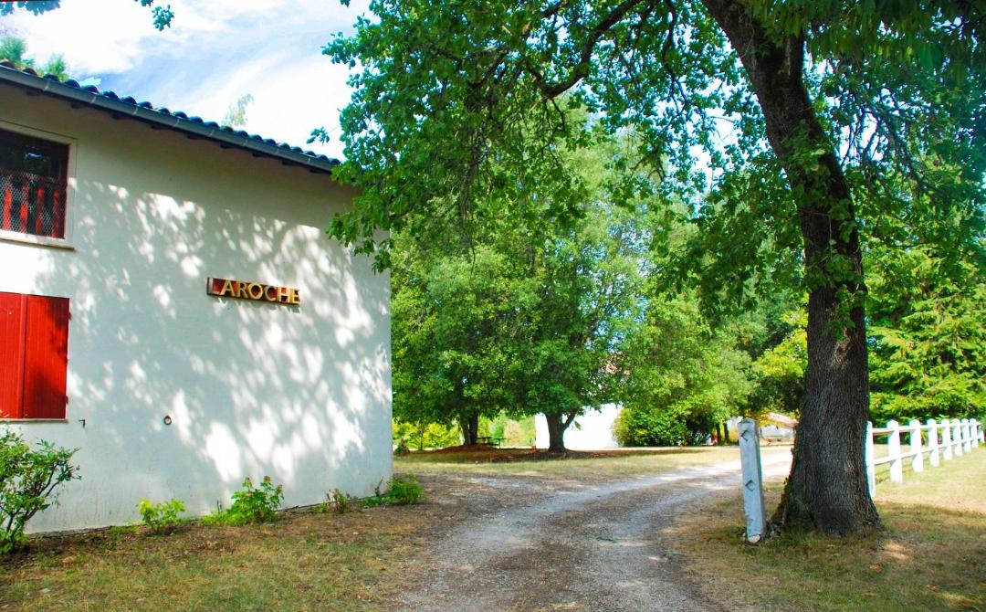 Photo of Buildings in Barbaste