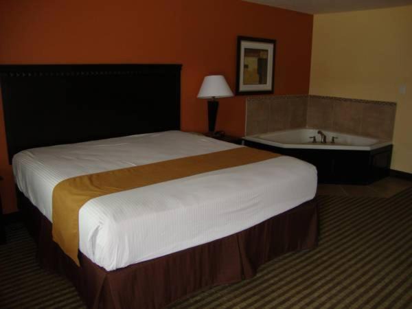 Photo of Bedroom in Leesville