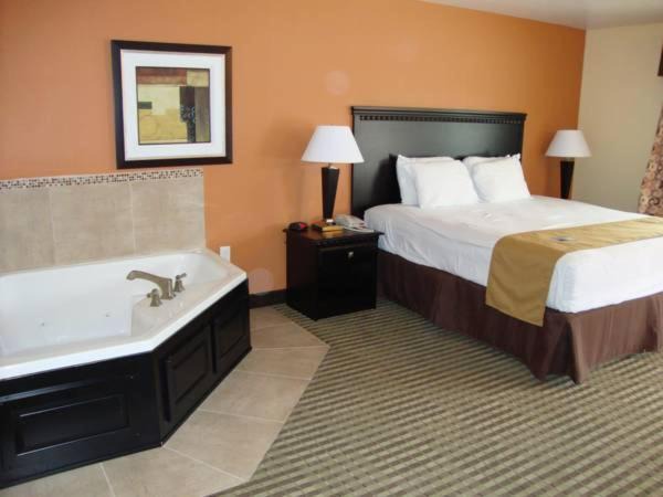 Photo of Bedroom in Leesville