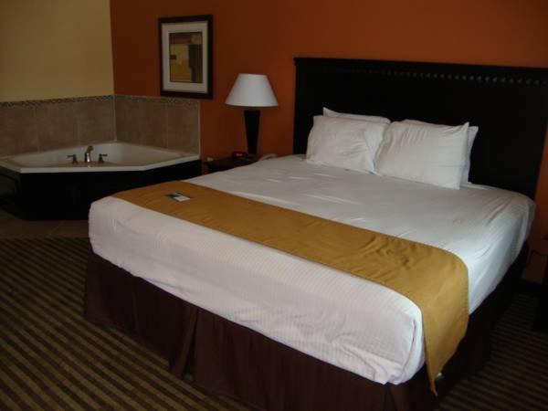 Photo of Bedroom in Leesville