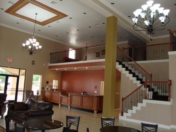 Photo of Livingroom in Leesville