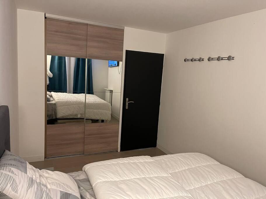 Photo of Bedroom in Saint-Gratien