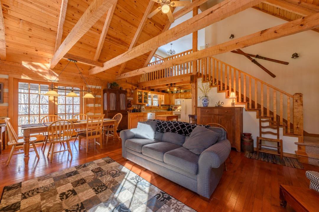 Photo of Livingroom in Seven Devils