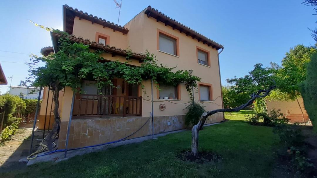 Photo of Buildings in Mazuecos