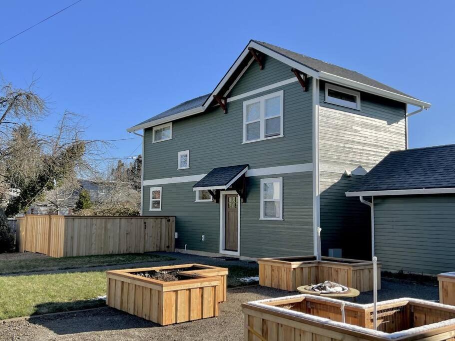 Photo of Buildings in Grant