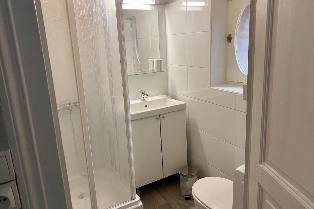 Photo of Bathroom in Chateaudun-Bannier