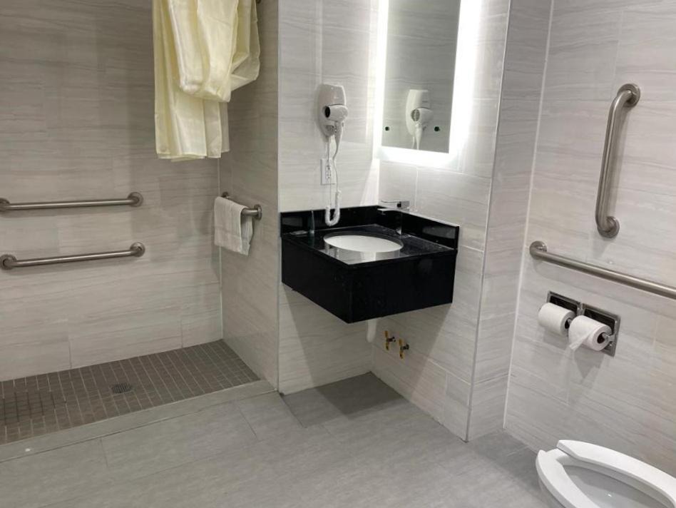 Photo of Bathroom in Baychester