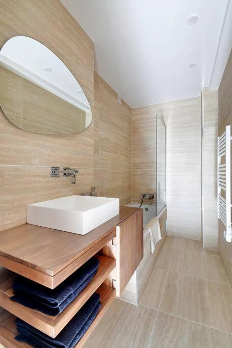 Photo of Bathroom in Billancourt–Rives de Seine