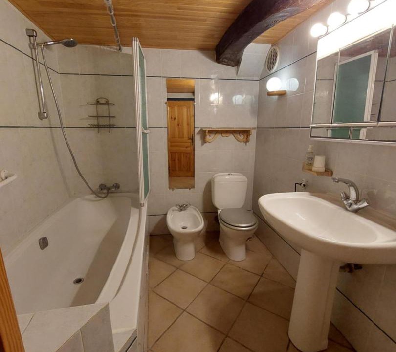 Photo of Bathroom in Tuchan