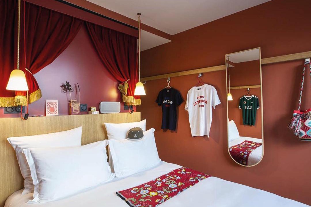 Photo of Others in Les Puces de Saint-Ouen