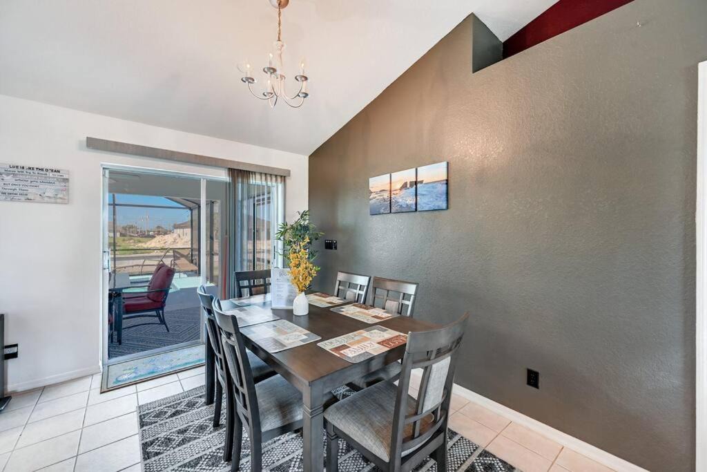 Photo of Livingroom in Trafalgar