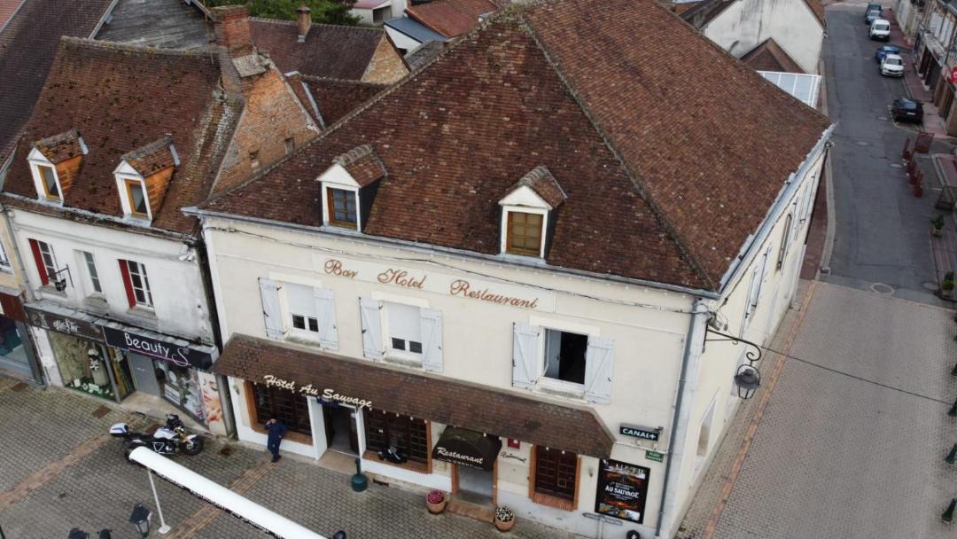 Photo of Buildings in Lorris