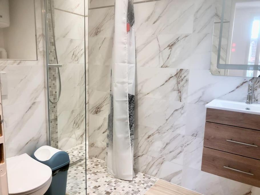 Photo of Bathroom in Bagneux