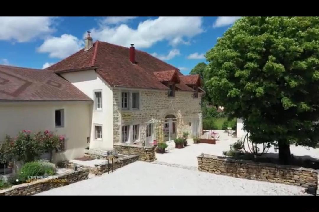 Photo of Buildings in Menetru-le-Vignoble