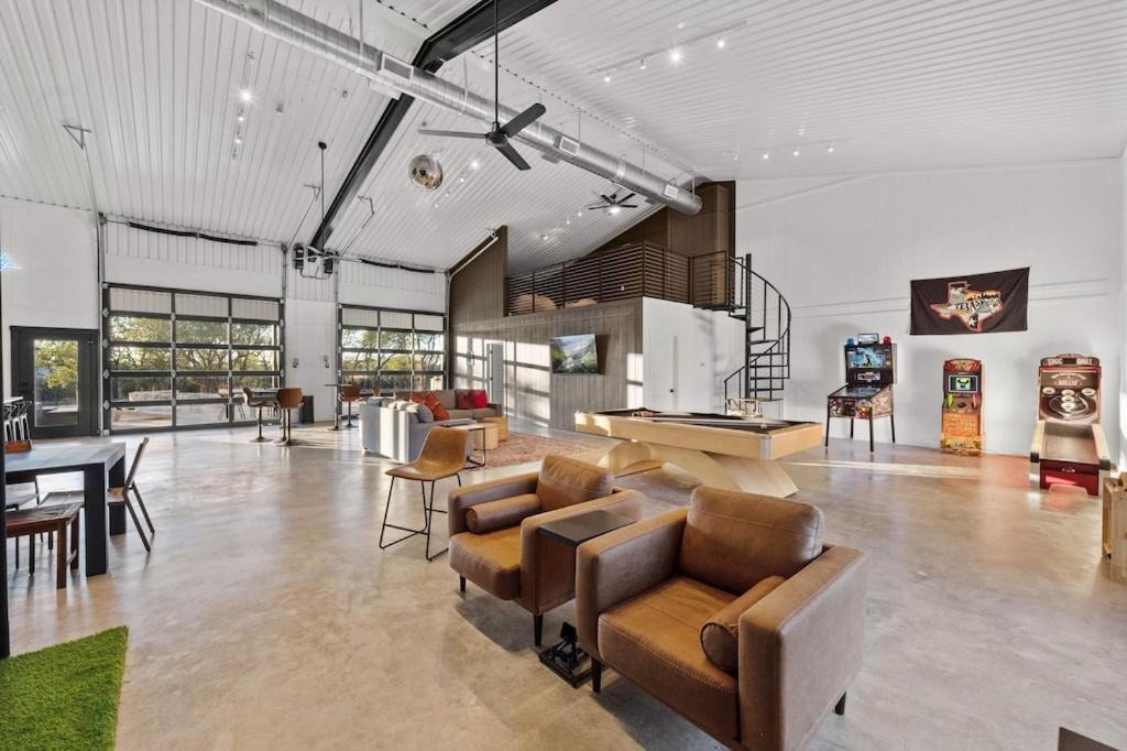 Photo of Livingroom in Dripping Springs