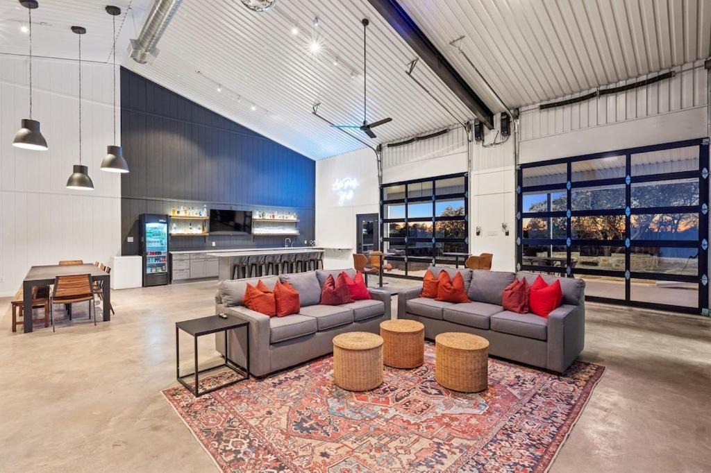 Photo of Livingroom in Dripping Springs
