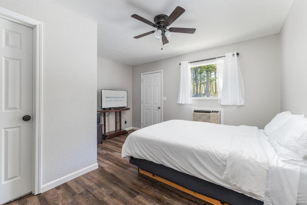 Photo of Bedroom in Branson West