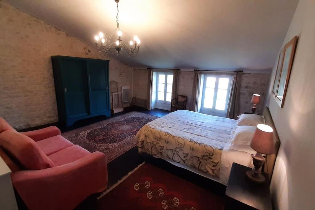 Photo of Others in Criteuil-la-Magdeleine