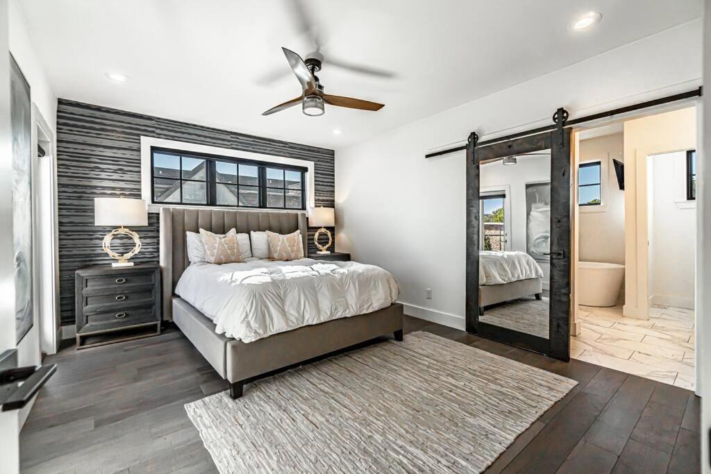 Photo of Bedroom in Downtown