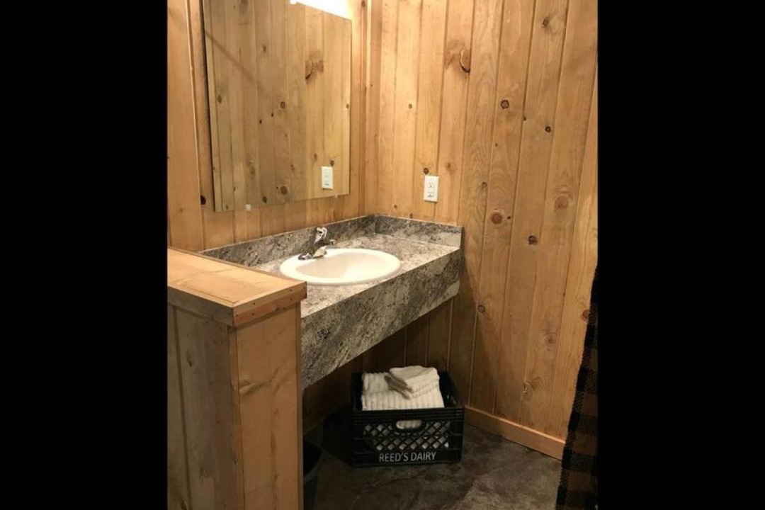 Photo of Bathroom in Island Park