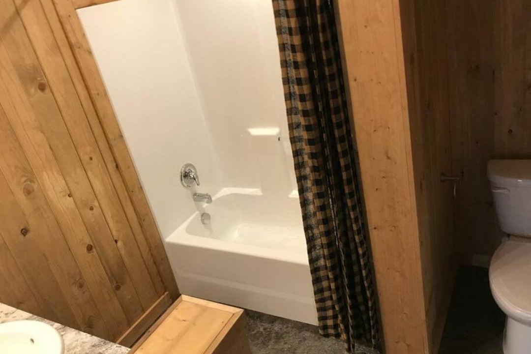 Photo of Bathroom in Island Park