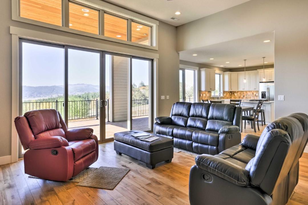 Photo of Others in Gaston