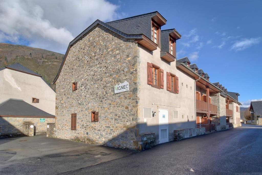 Photo of Buildings in Vignec