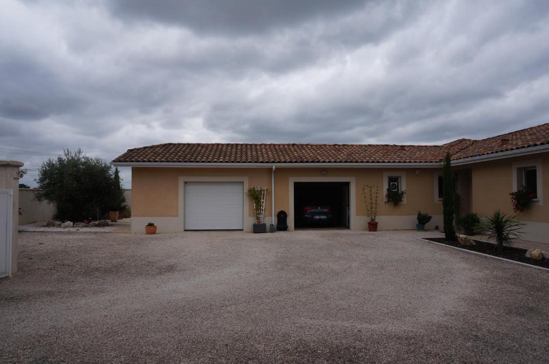 Photo of Buildings in Pont-du-Casse
