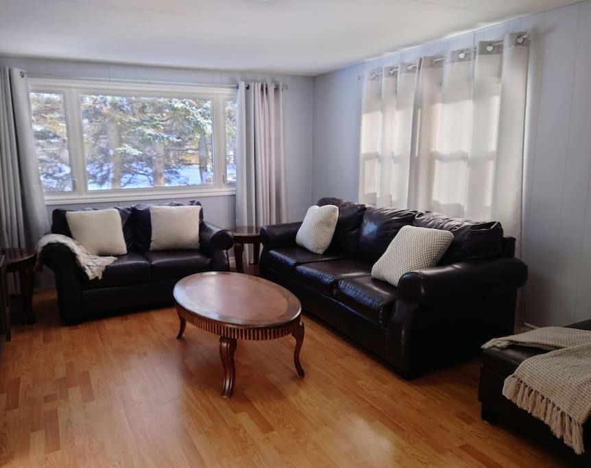 Photo of Livingroom in Linkletter