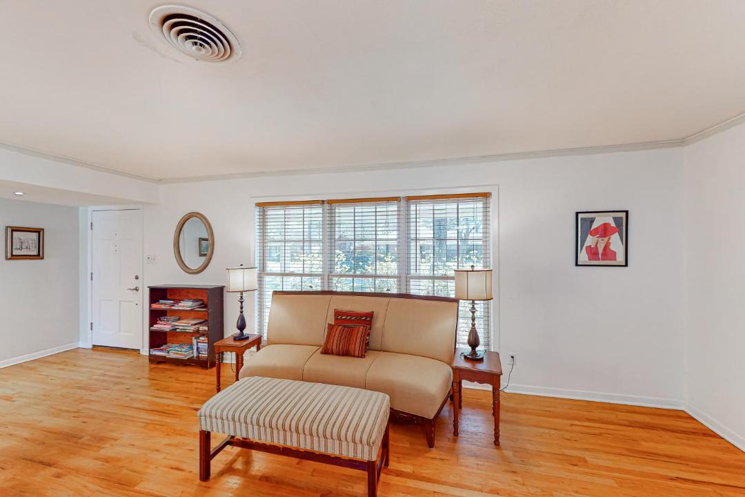 Photo of Livingroom in Westbury
