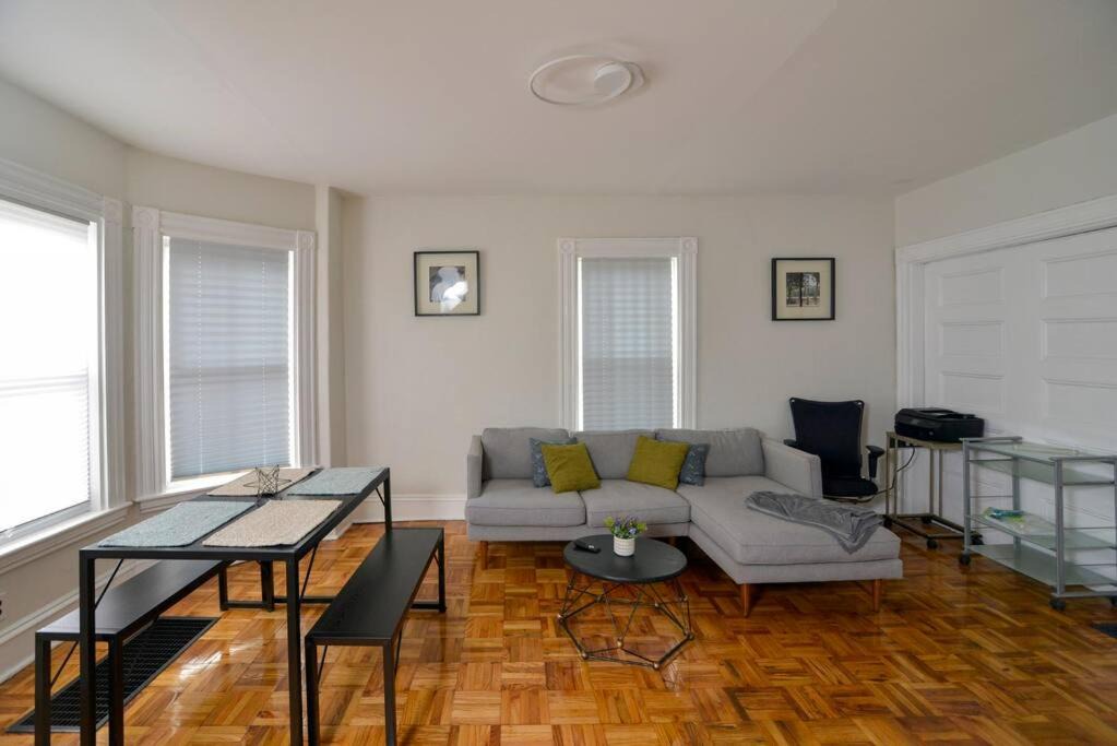 Photo of Livingroom in Allston