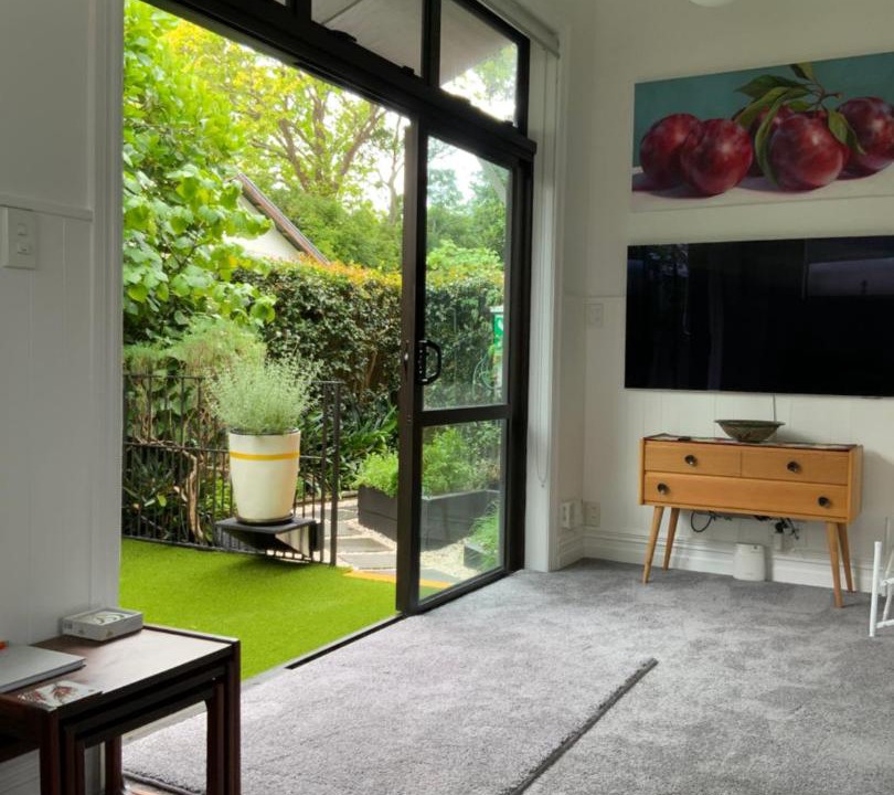 Photo of Livingroom in Narrow Neck