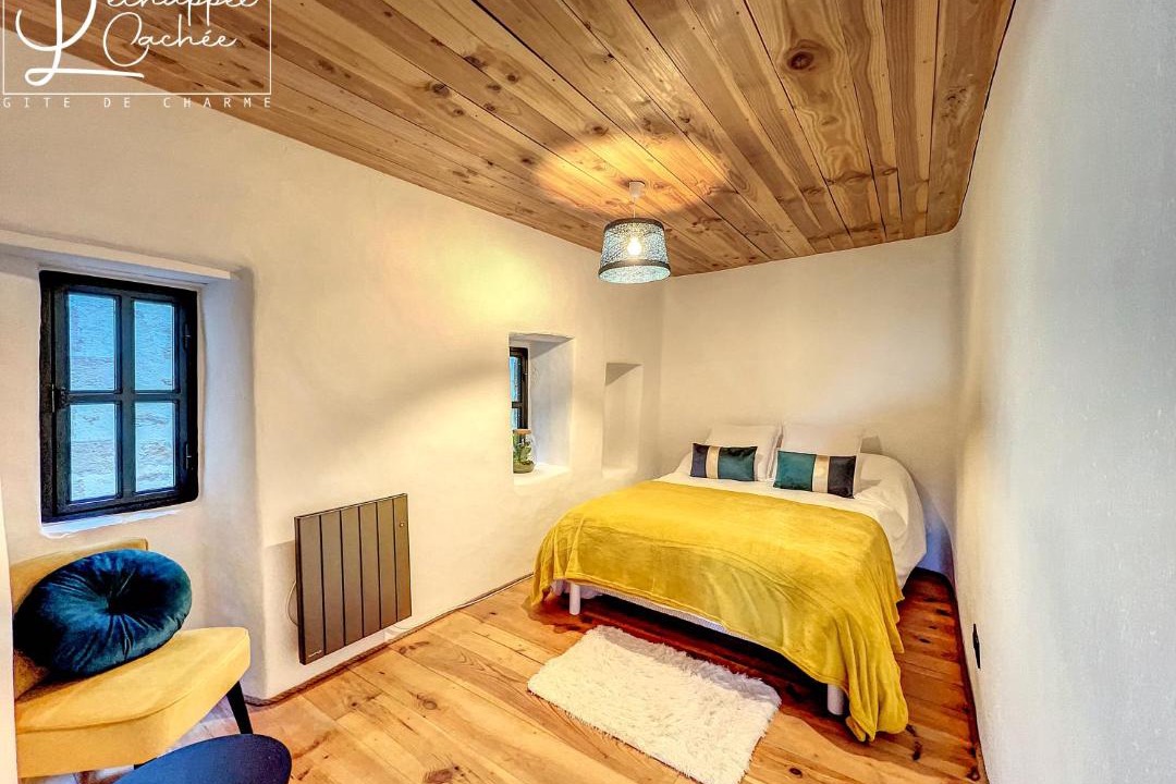 Photo of Bedroom in Saint-Etienne-de-Fontbellon