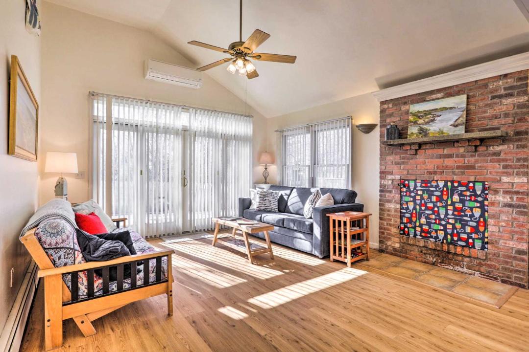 Photo of Livingroom in Westerly